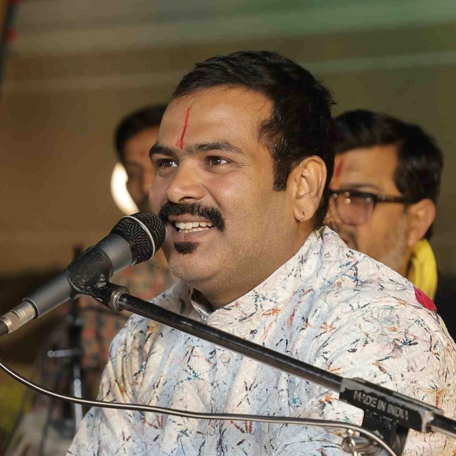 Kuber Maheshwari singing live